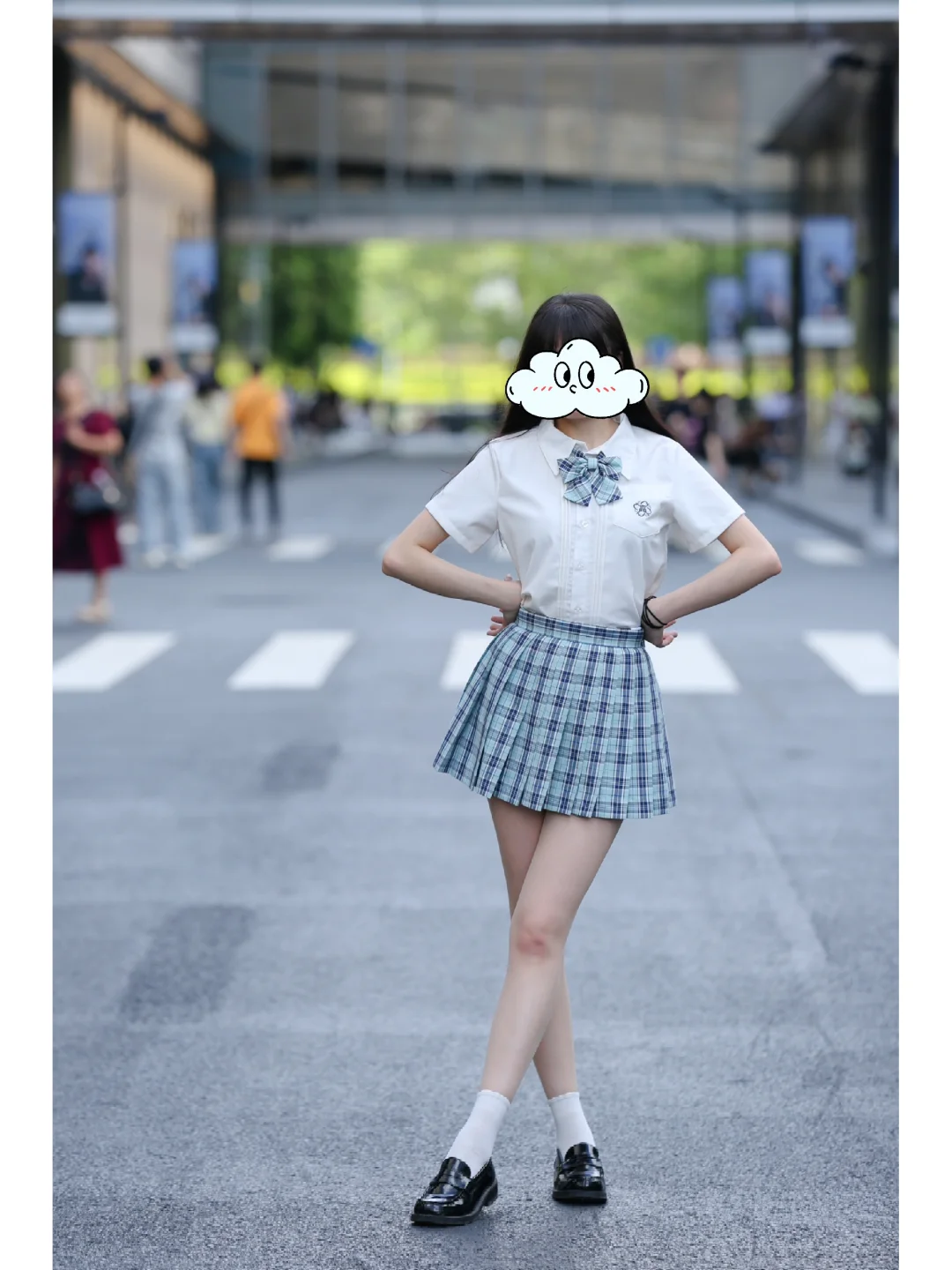深圳街拍丨蓝格纹JK制服穿搭