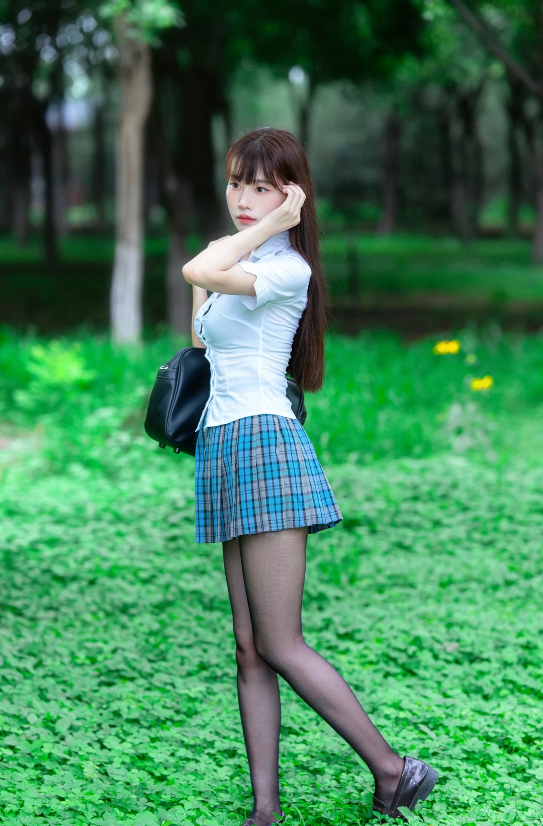 jk和草地 🍀