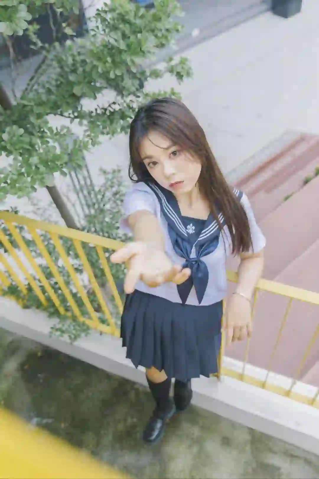 夏天雨后的少女jk
