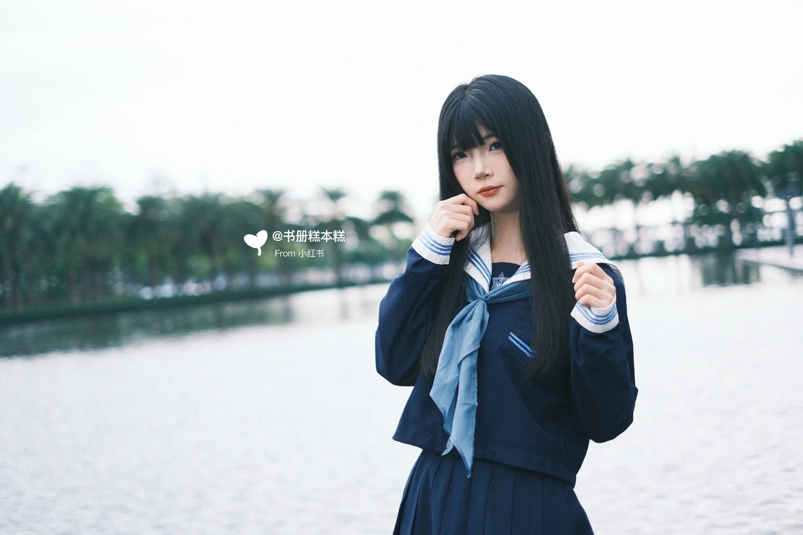 阴雨天，黑长直JK和透明伞