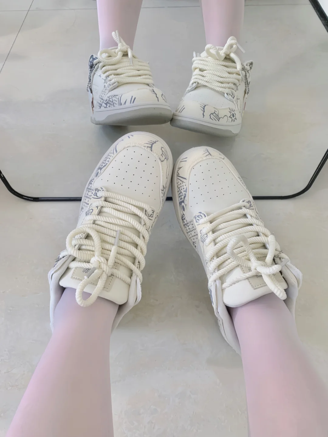 这双带小挂坠的鞋子好特别呀|分享今日ootd