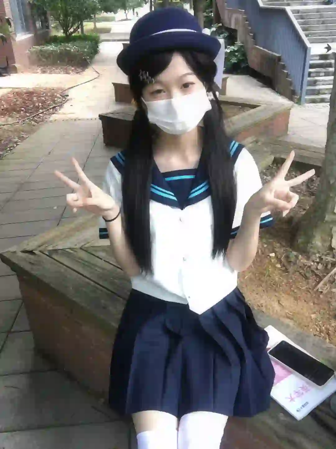 有些女生能不能不要在朋友圈发jk啊