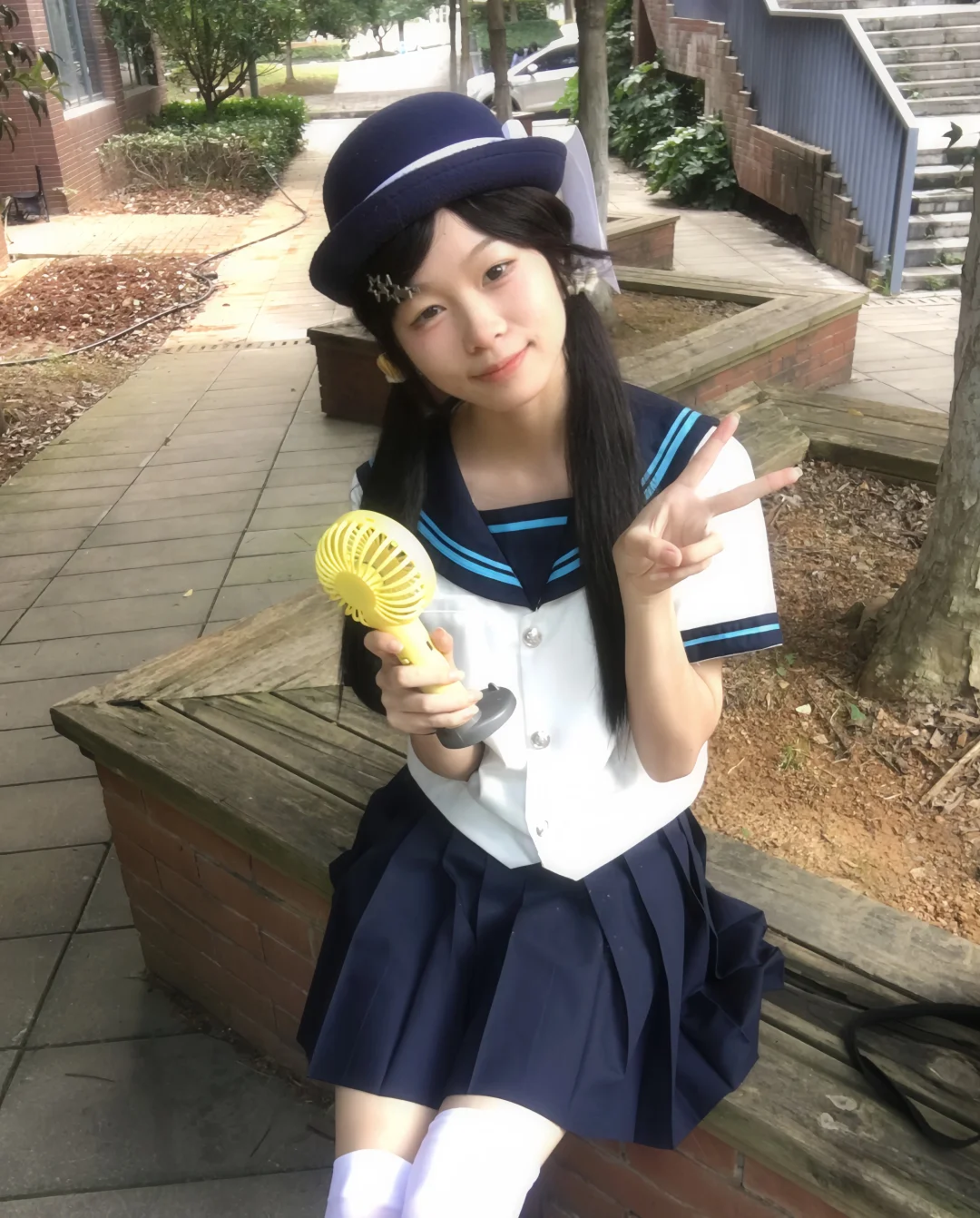 有些女生能不能不要在朋友圈发jk啊