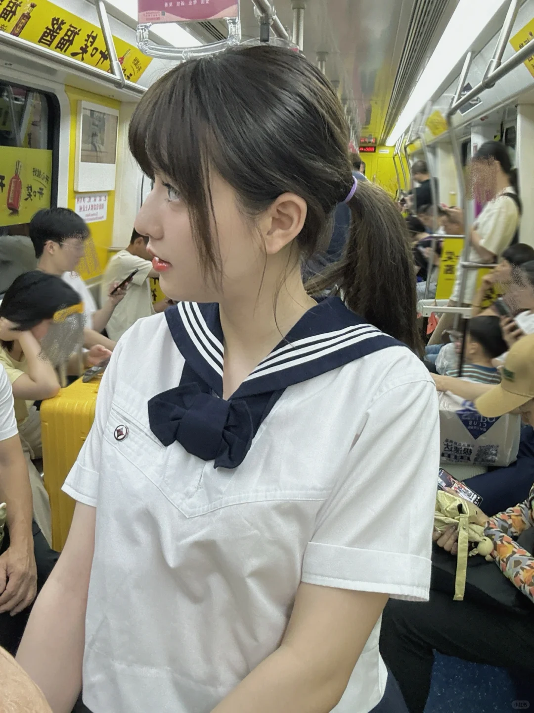 这是哪个学校的制服呀