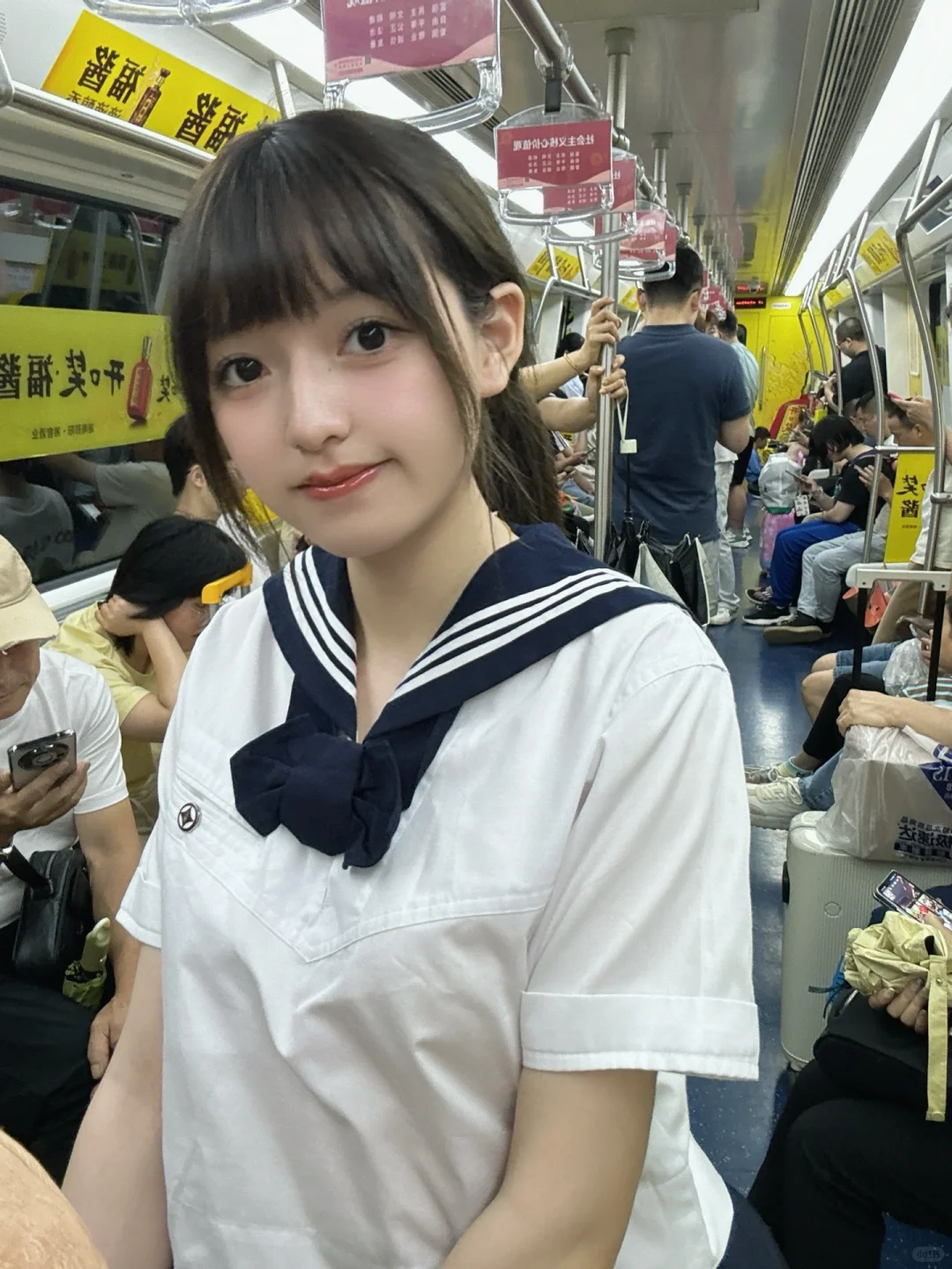 这是哪个学校的制服呀