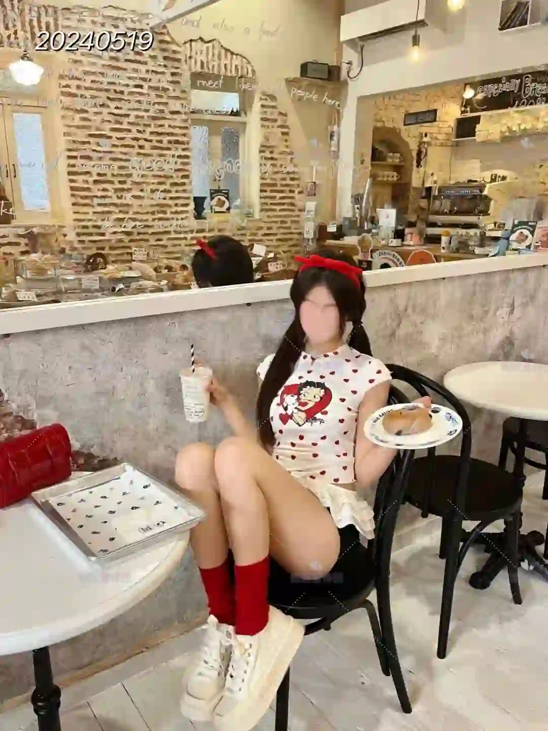 甜妹探店打卡拍照这样拍好看👏