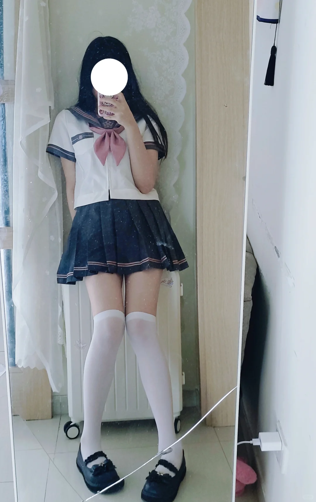 - ̗̀ ♡  ̖́-