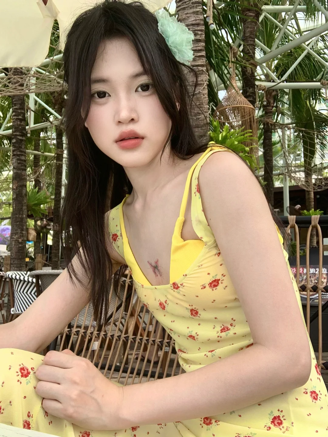 淡黄的长裙 热辣的天气🏝️