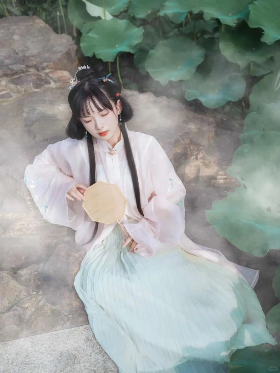 穿上汉服，仿佛回到古时代