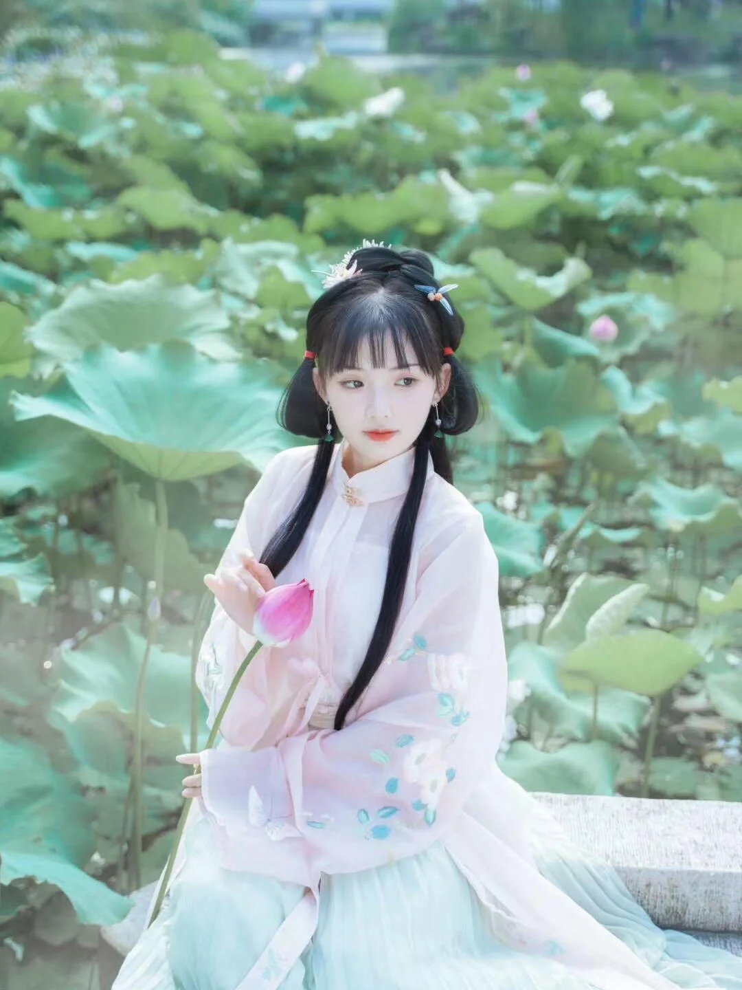 穿上汉服，仿佛回到古时代