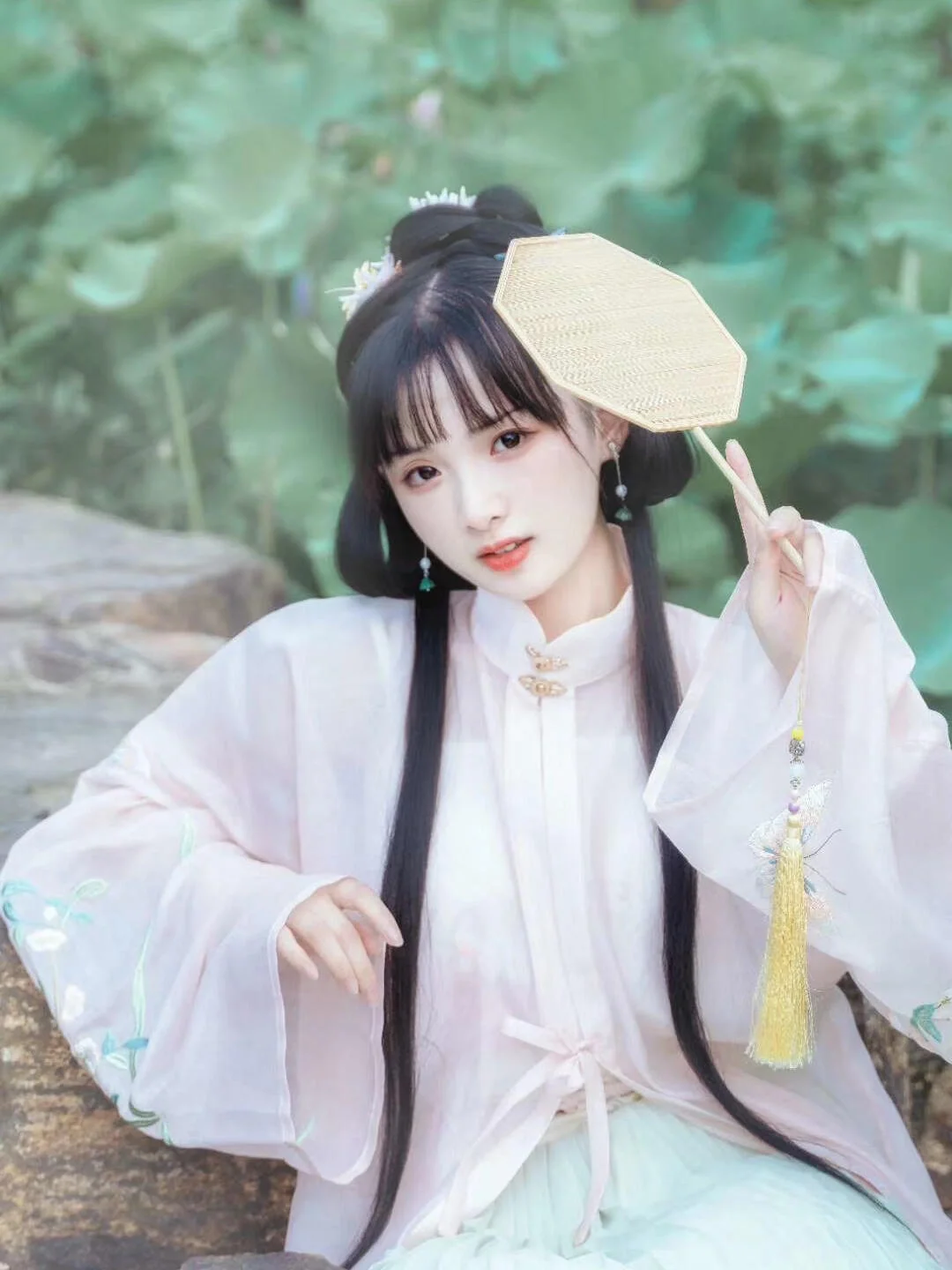 穿上汉服，仿佛回到古时代
