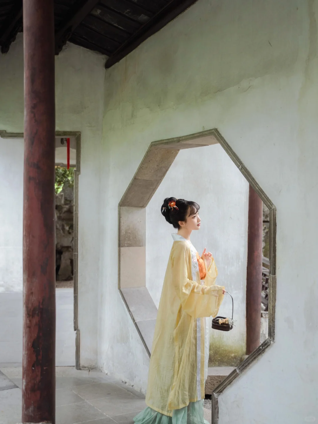 穿上汉服，仿佛回到古时代