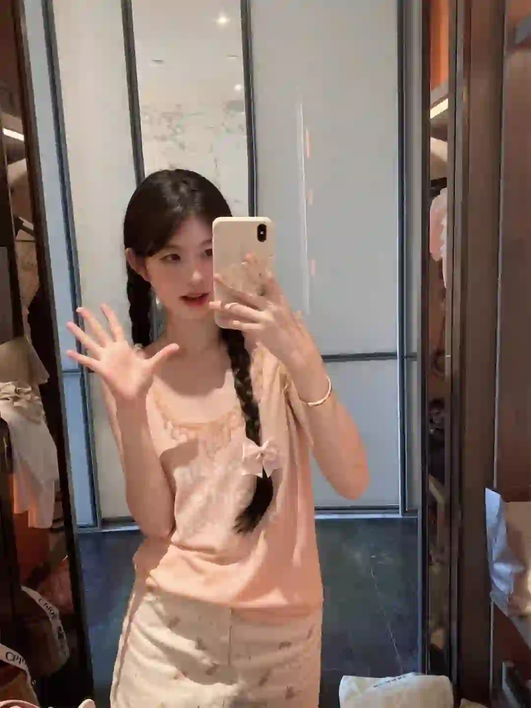 一块草莓小蛋糕🎗