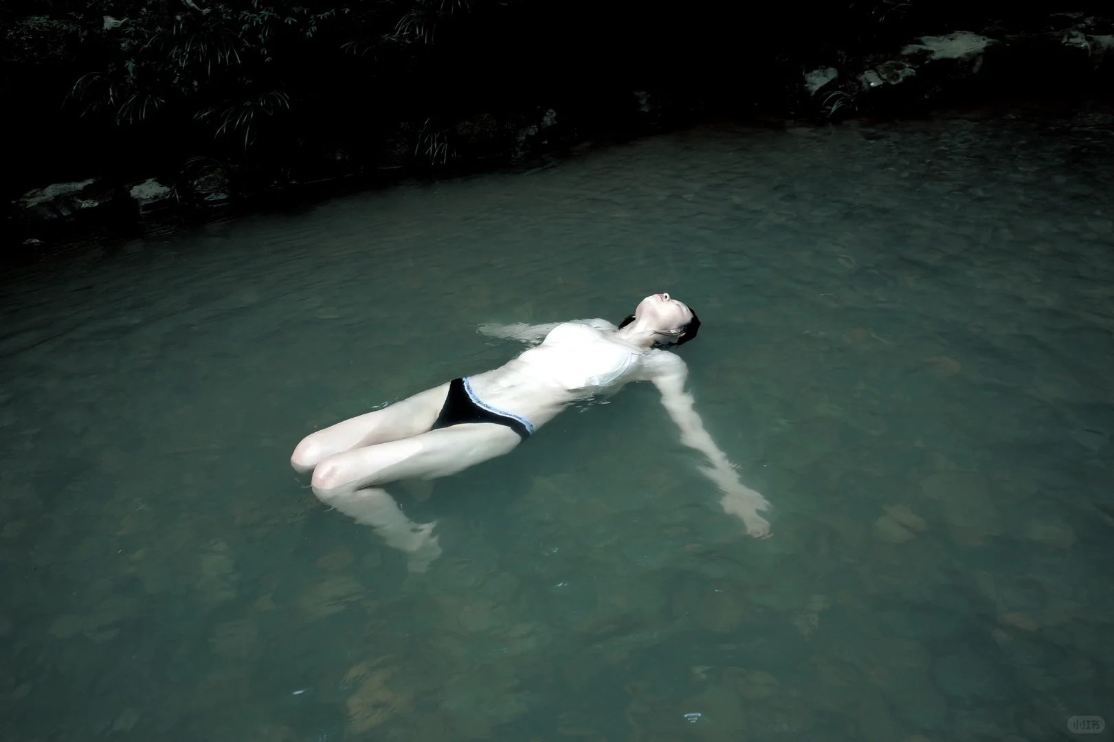 水