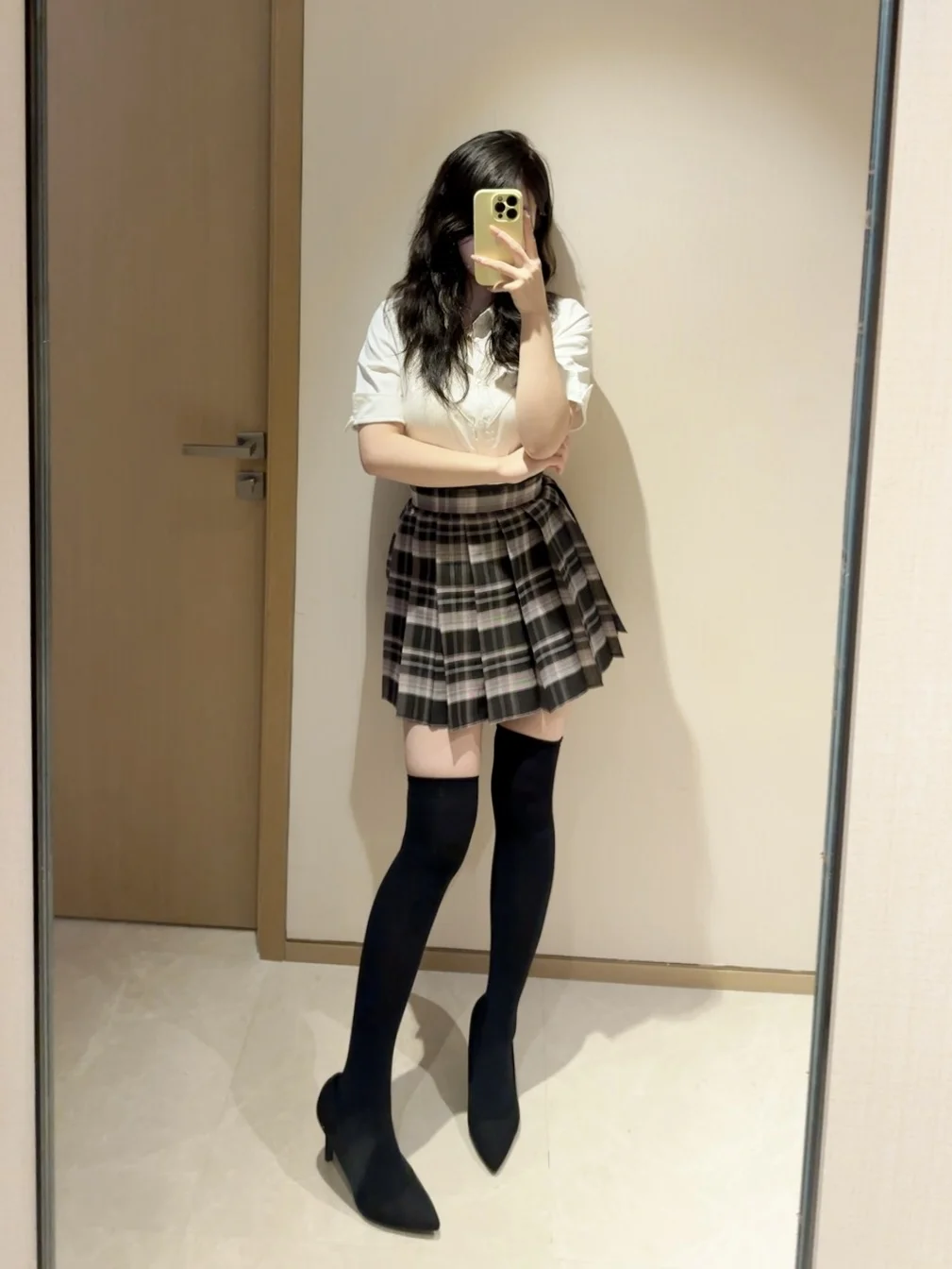 飞扬的JK裙摆藏着少女的秘密？