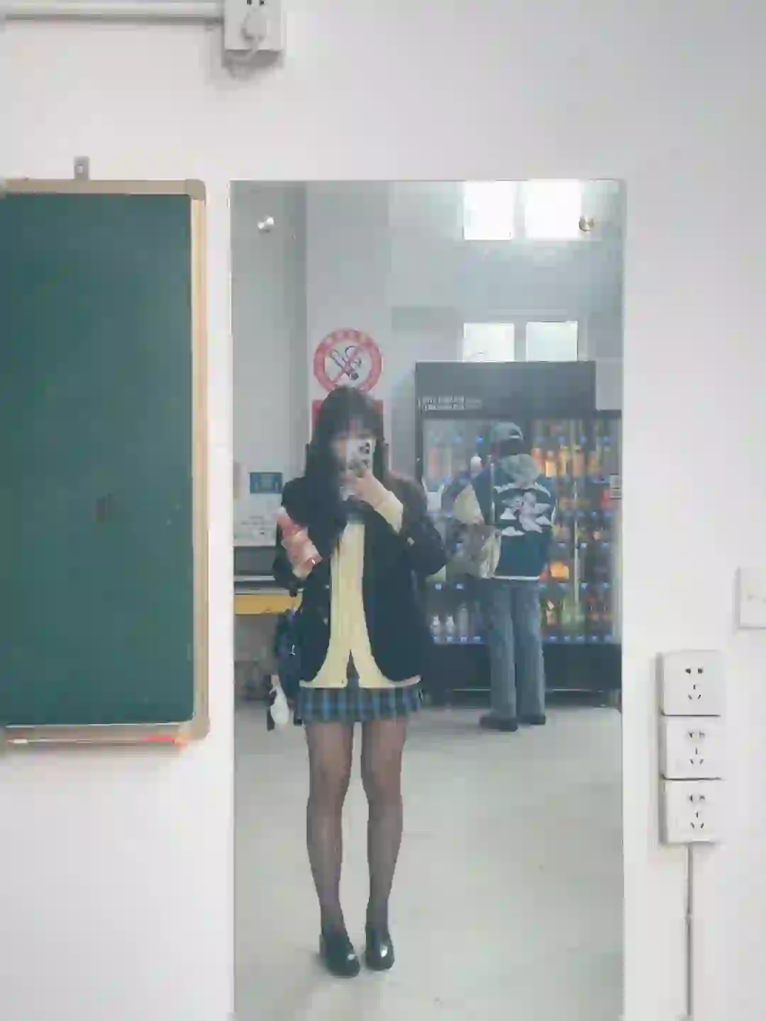 法学生一天穿什么 | 今天来滨江绿地看狗狗