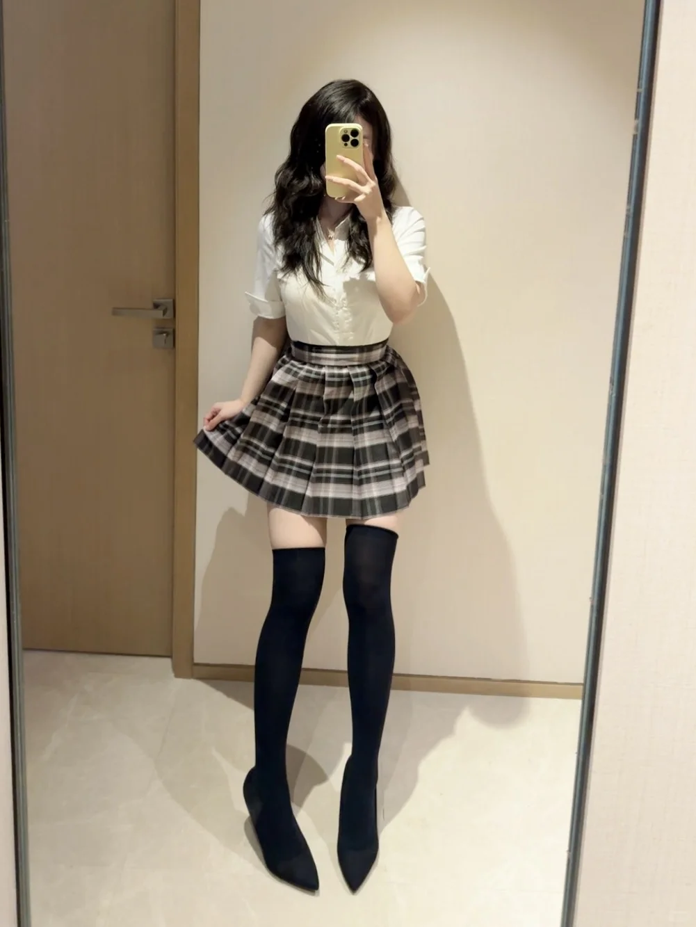 飞扬的JK裙摆藏着少女的秘密？