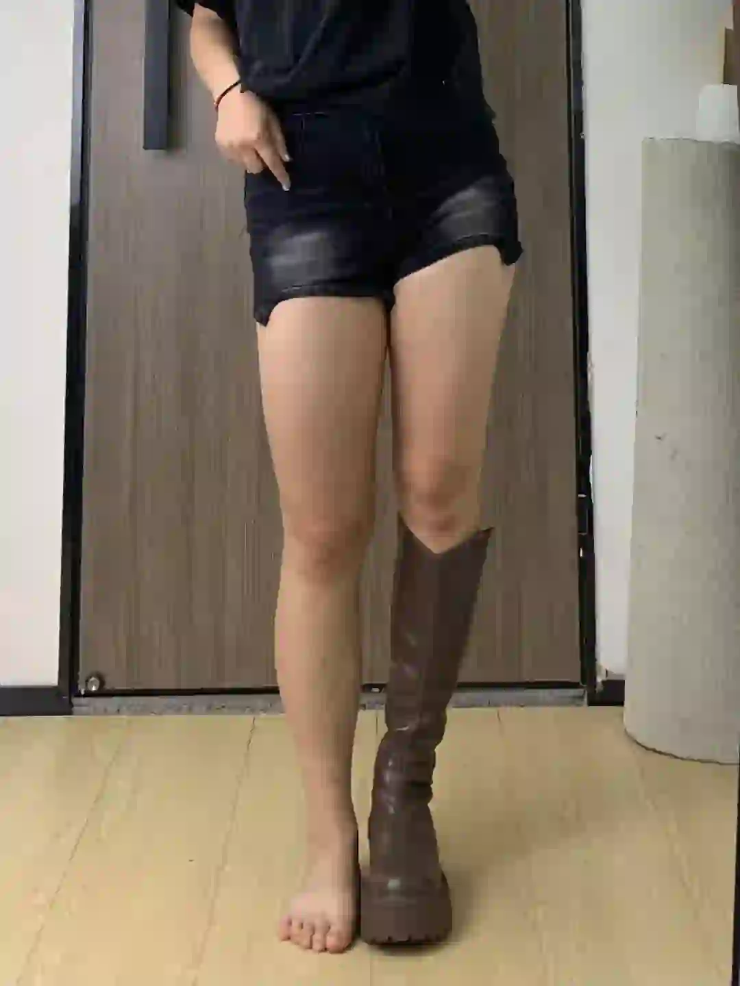我愿称v口靴子为瘦腿直腿天花板❗️❗️❗️