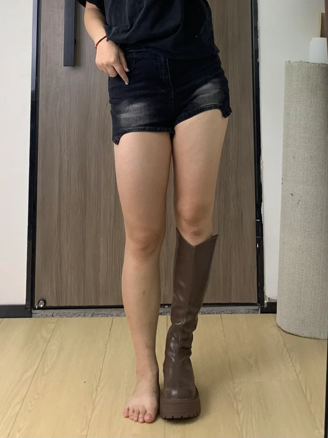 我愿称v口靴子为瘦腿直腿天花板❗️❗️❗️