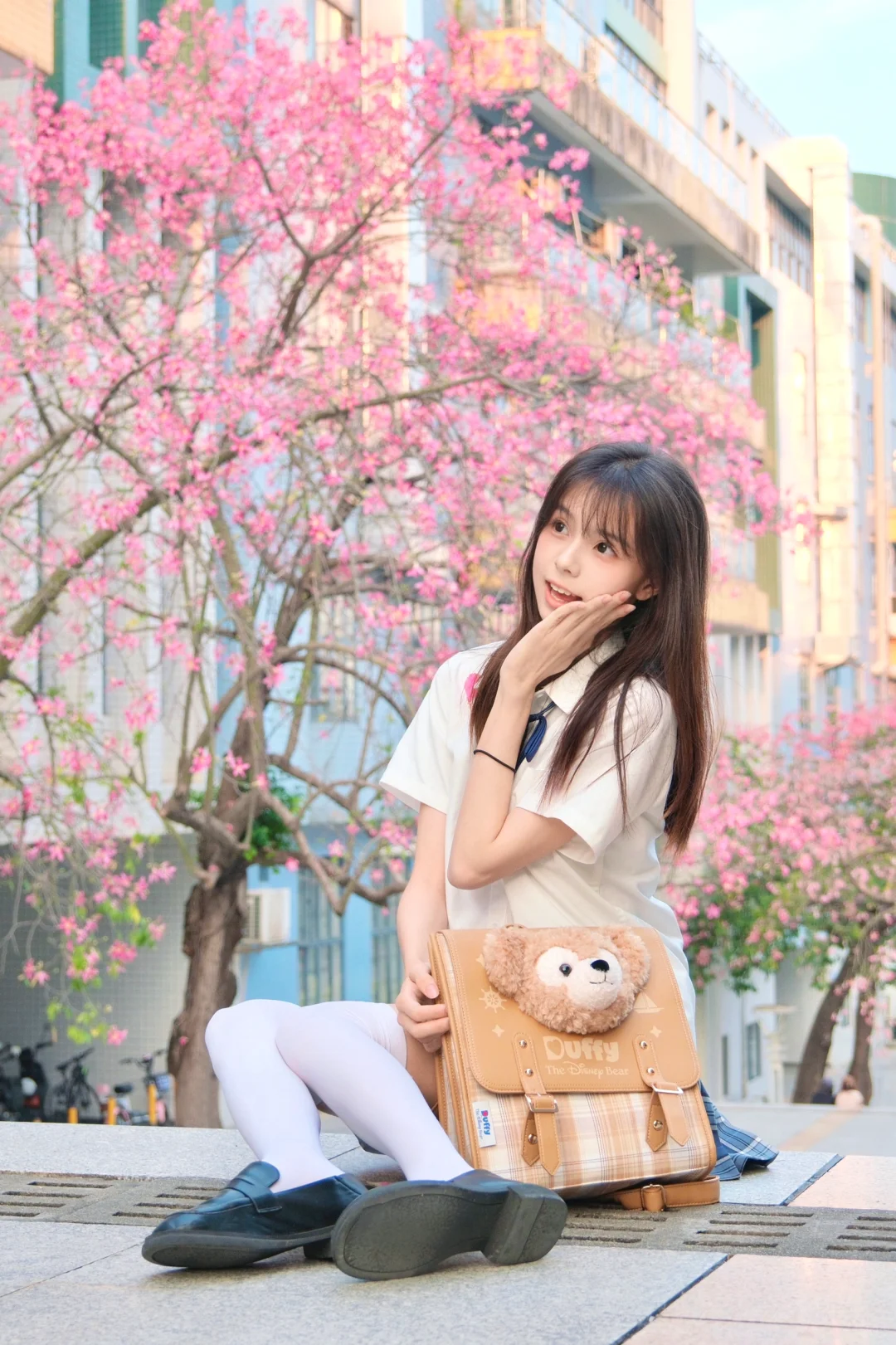 教学楼的花开了