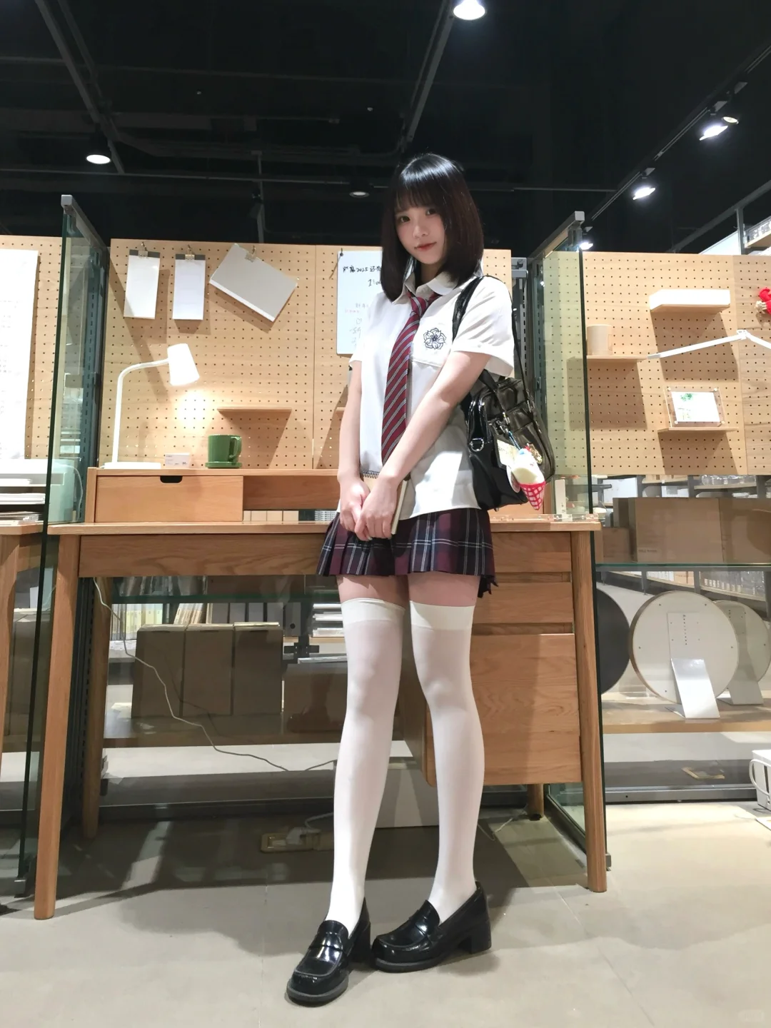 不扎衬衫很有学妹感 ⌯>ᴗo⌯ .ᐟ.ᐟ