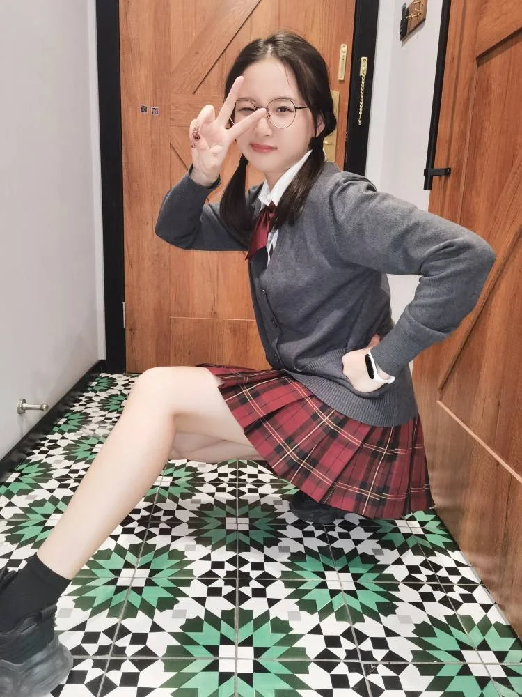 不愧是jk 像我这种屌丝穿上也挺好看