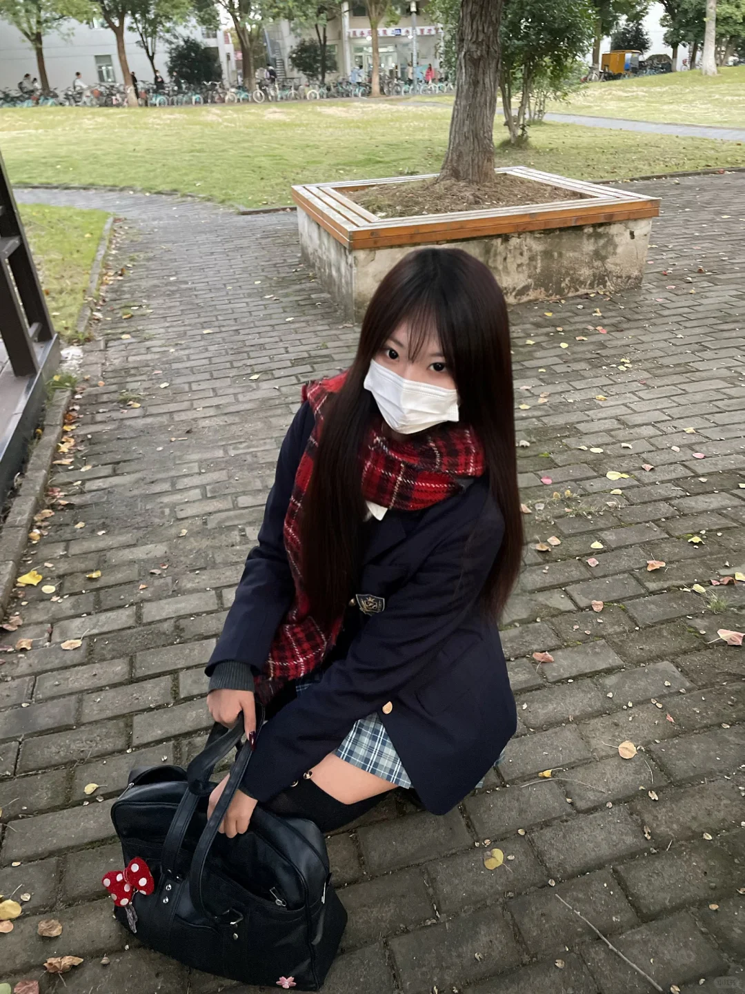 红围巾+西服就是jk秋冬氛围感的神！