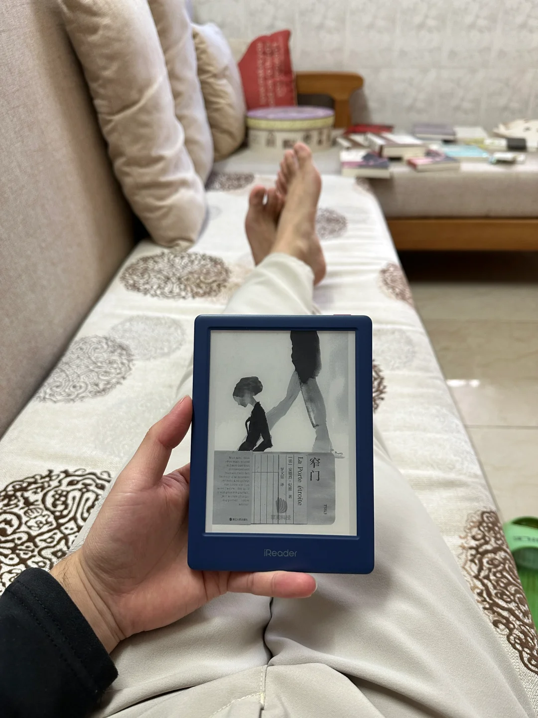 在老破小看书好幸福呀🌊💙