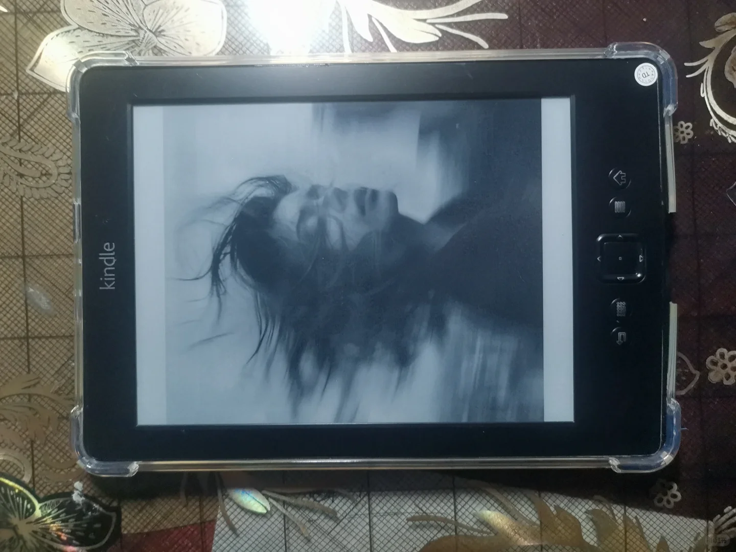 把抢了我女朋友的绝美Kindle ÷掉