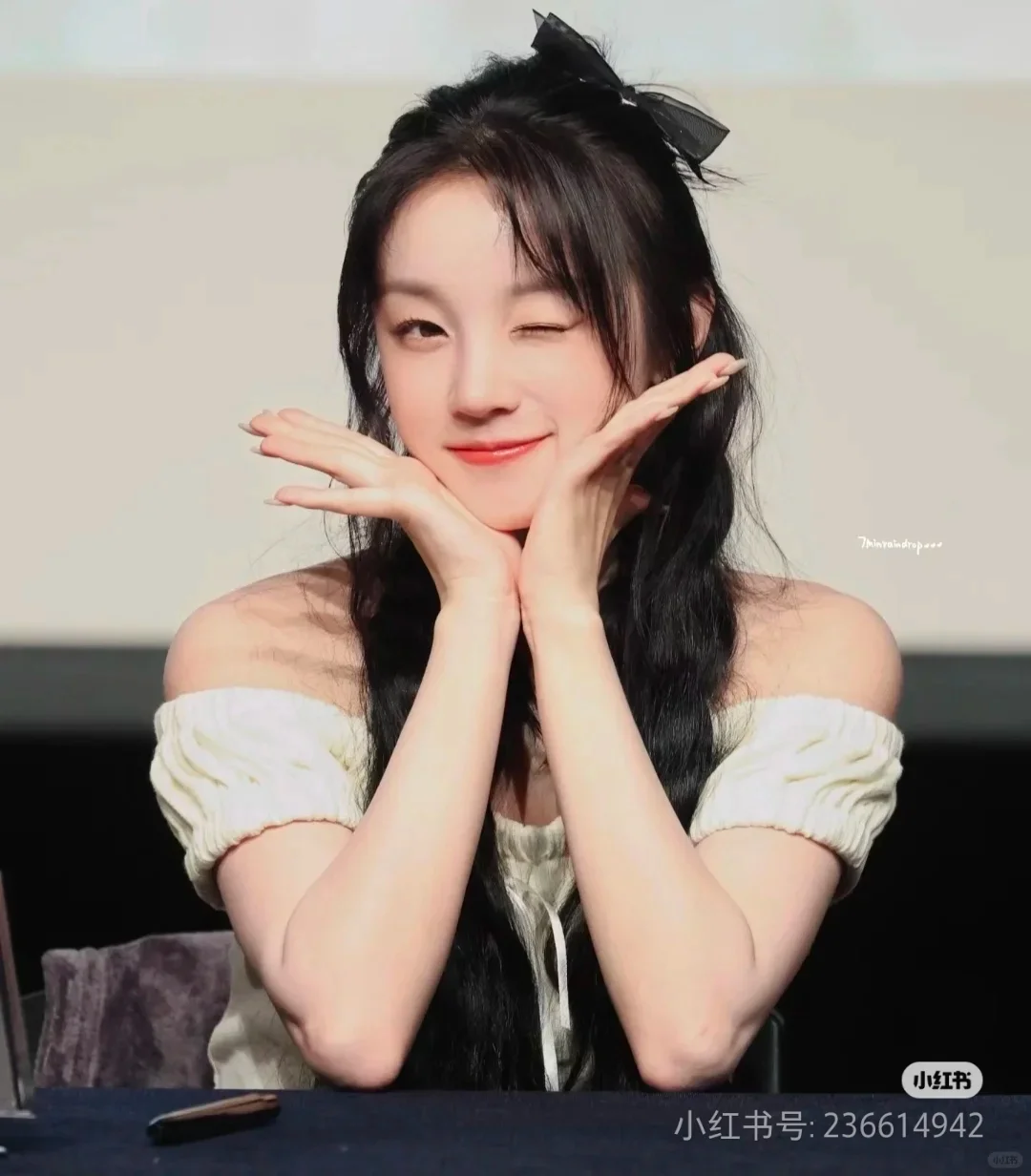 她的存在感永远在对的地方～～