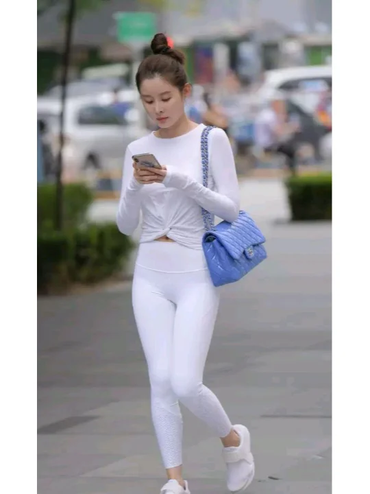 不穿内裤穿白色运动裤，会不会变透视装？