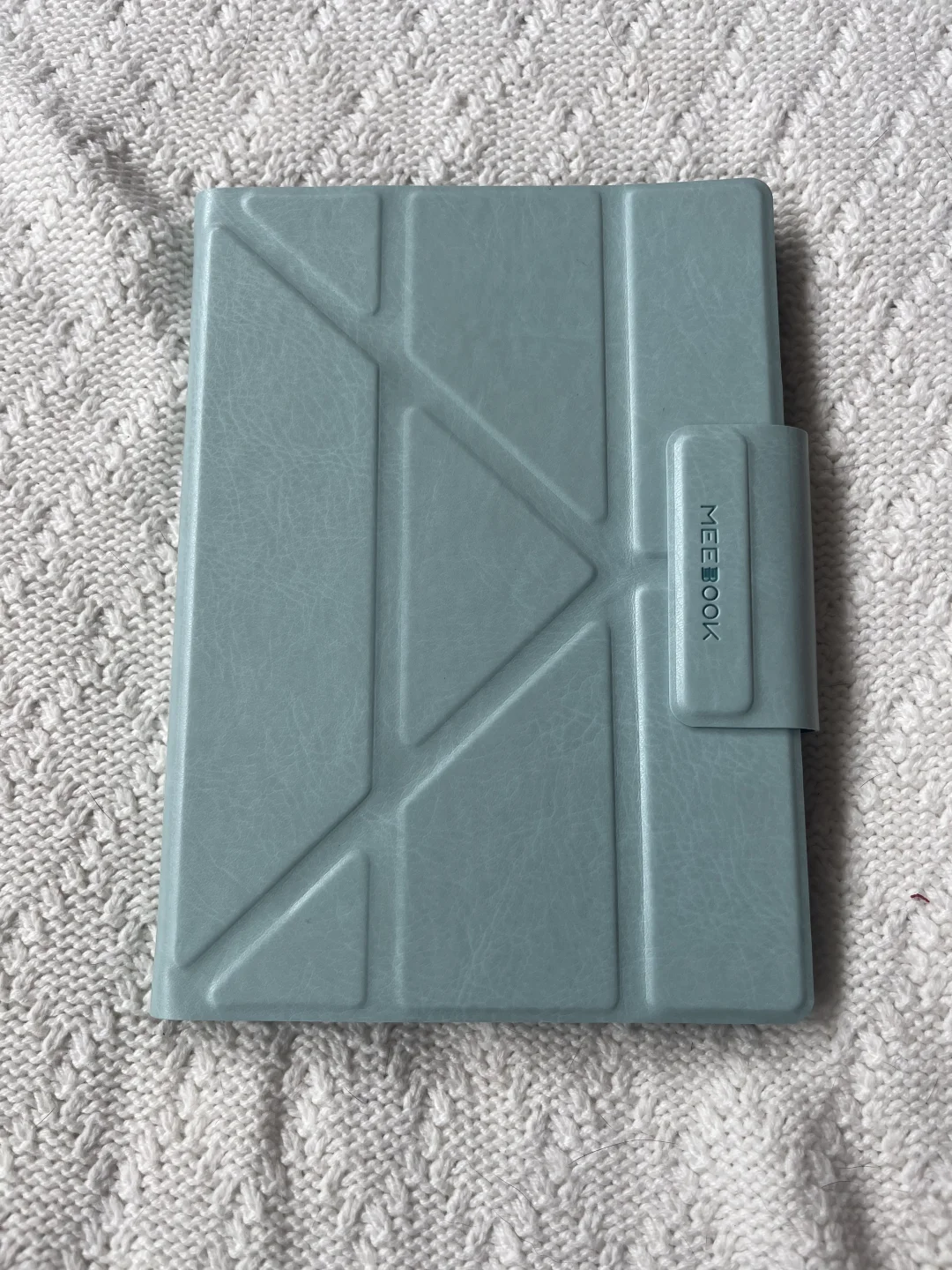 买了meebook m8c的保护套，但是色差😅