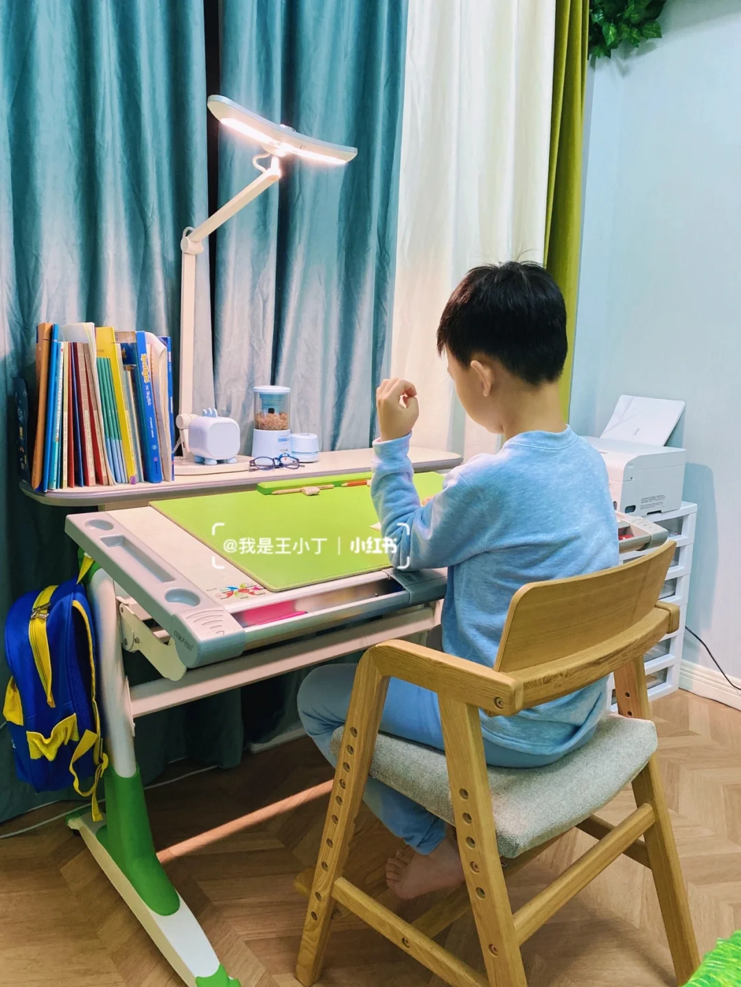 小姐妹说，你怎么把家搞成了图书馆～