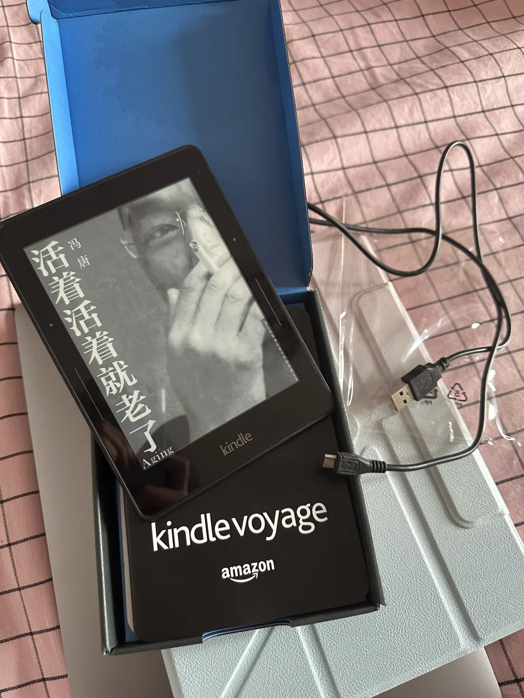 自用mini4和kindle voyage