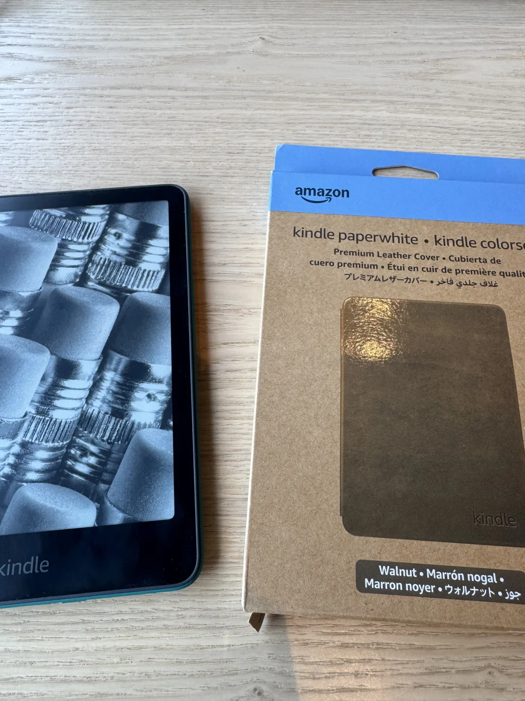 kindle kpw6 喜提新壳