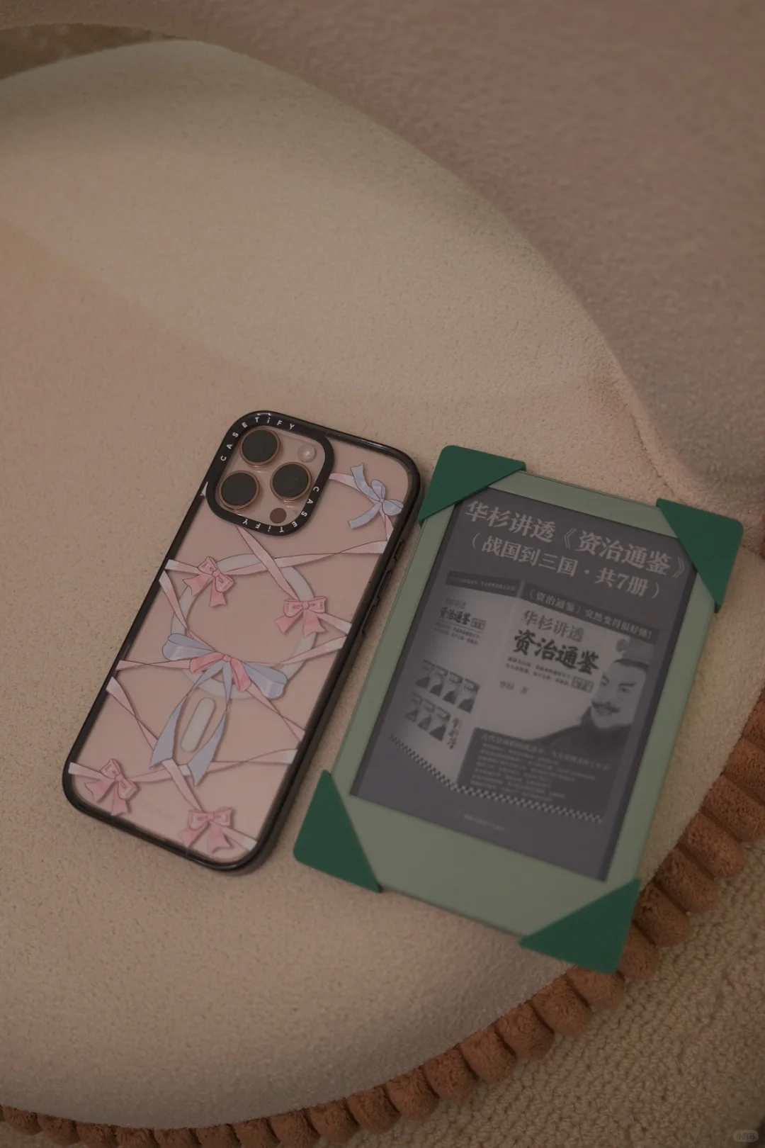 一些不同光线下的kindle小绿