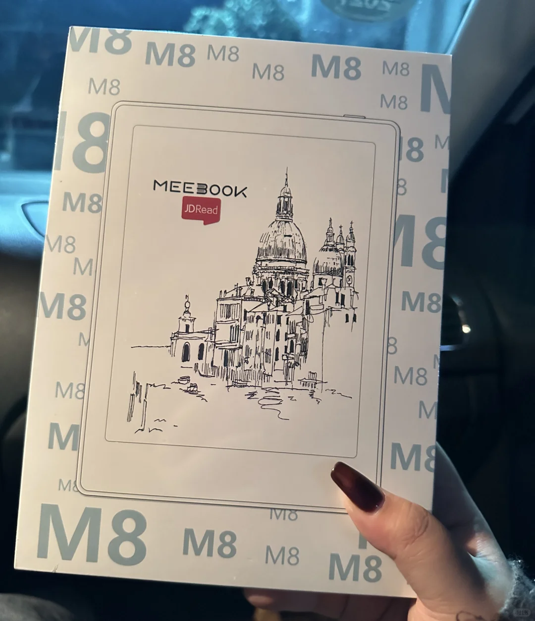 新鲜出炉的MEEBOOK M8到手咯