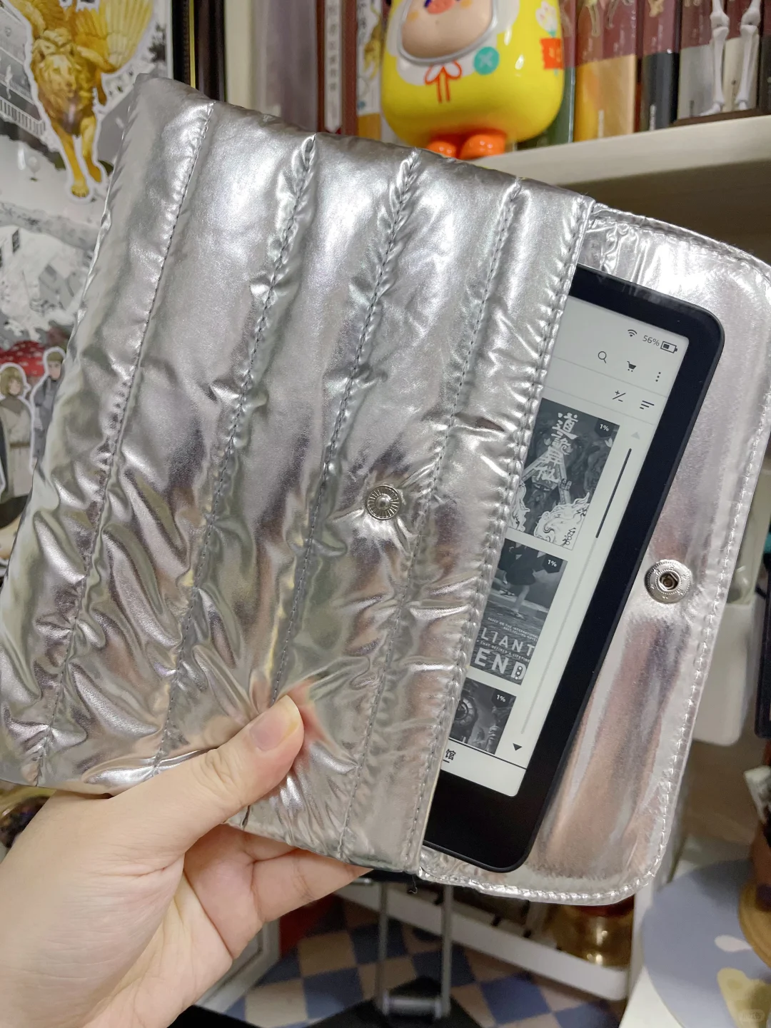 哈哈哈严丝合缝的kindle收纳包银色酷炫极了