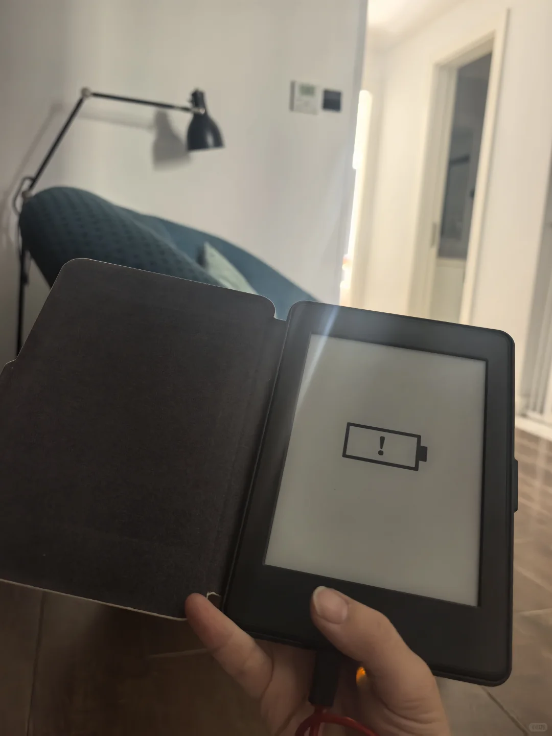 怎么重启吃灰的kindle