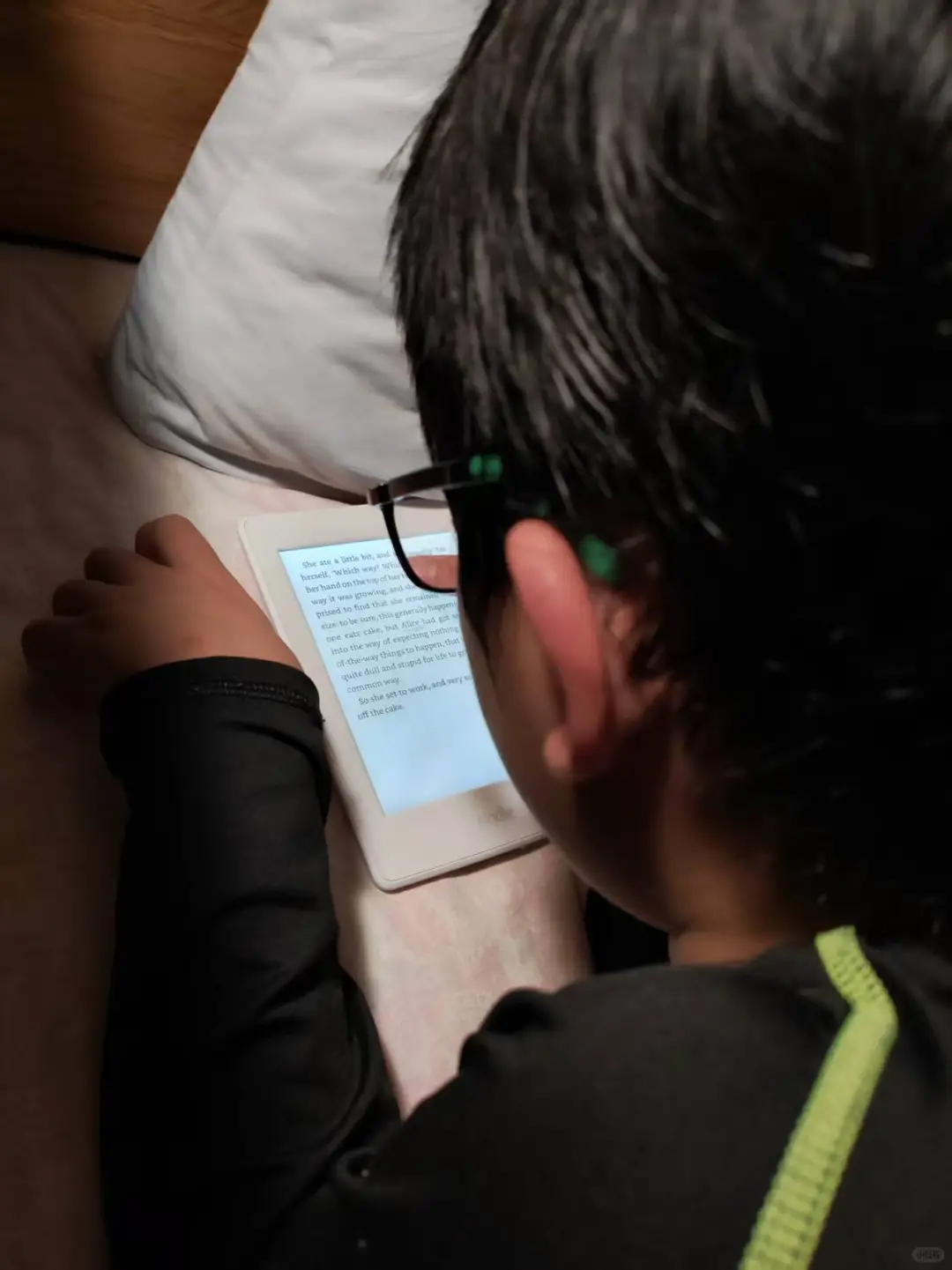 娃的电子阅读器：kindle