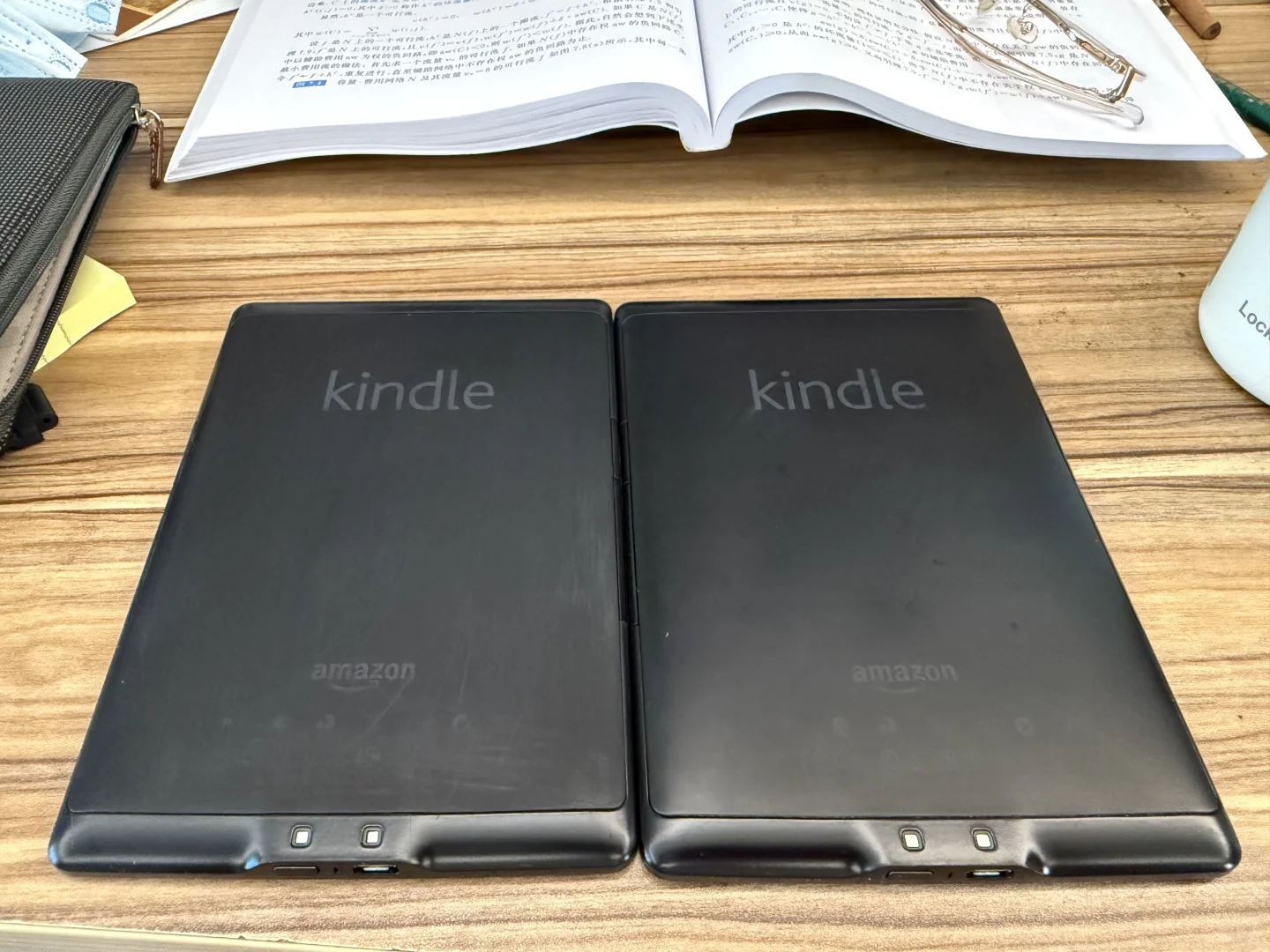 把Kindle后面的亲肤材质搞掉了