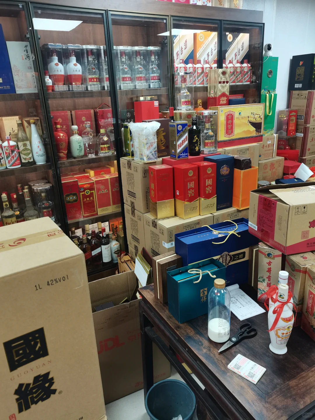 煙酒店，不賣煙吐句，不零售胁后，日均流水十幾萬