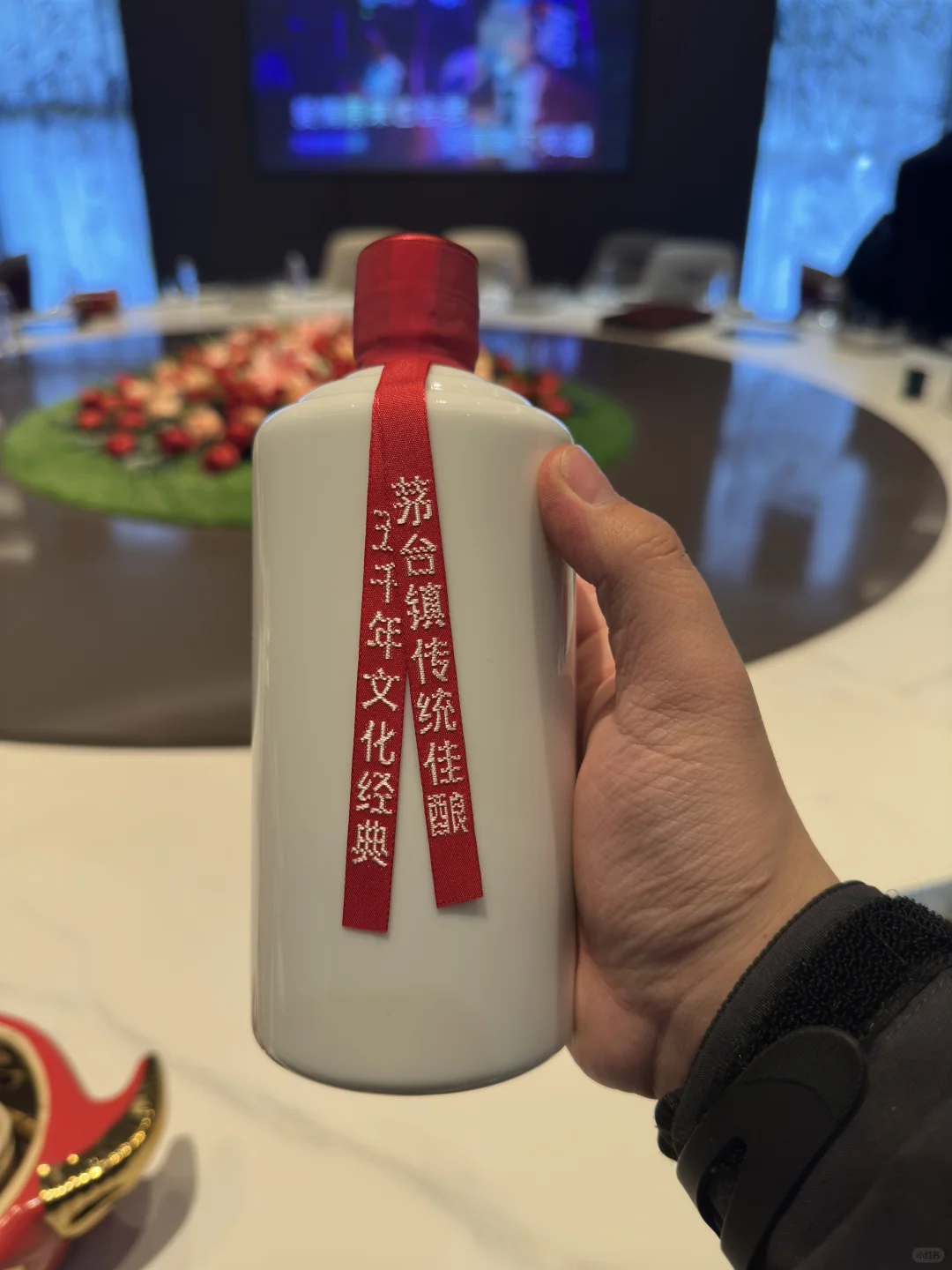 請(qǐng)客吃飯，貴州人喝什么酒纹份，茅臺(tái)不是首選卫殷，