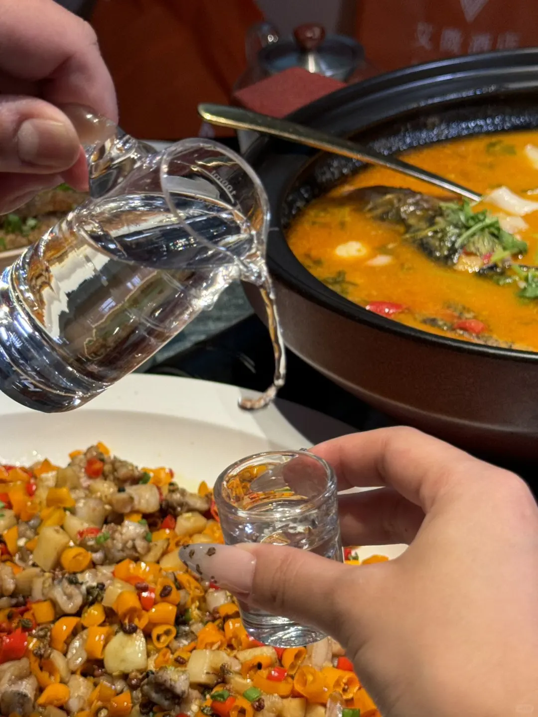 好朋友要一起吃好多好多饭！喝好多好多酒！
