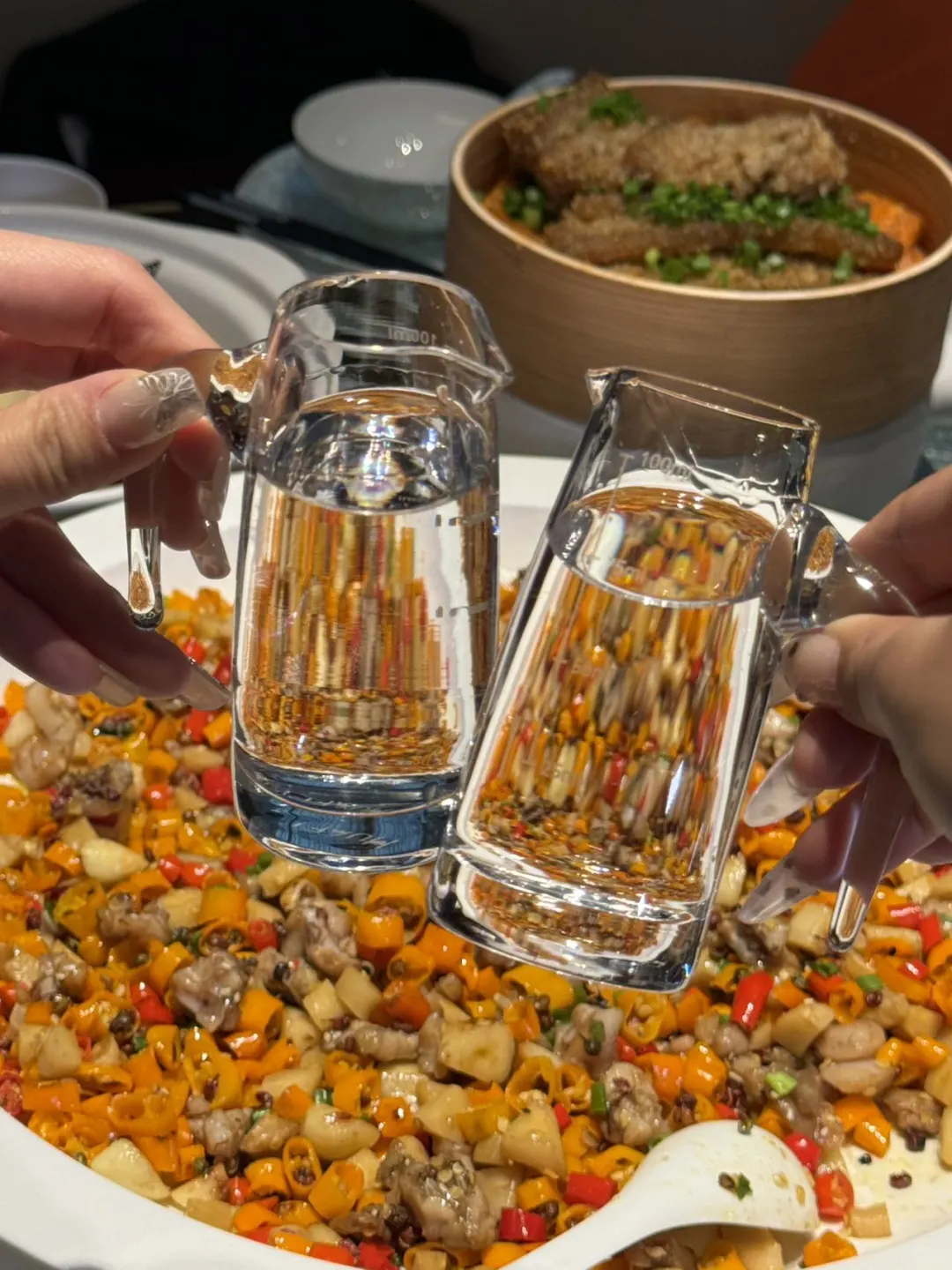 好朋友要一起吃好多好多饭！喝好多好多酒！