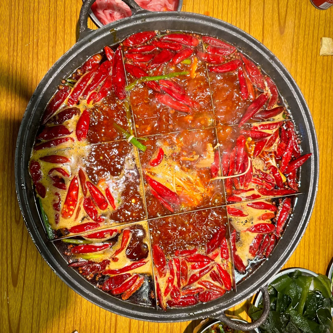 吃重庆麻辣火锅适合配哪些葡萄酒？