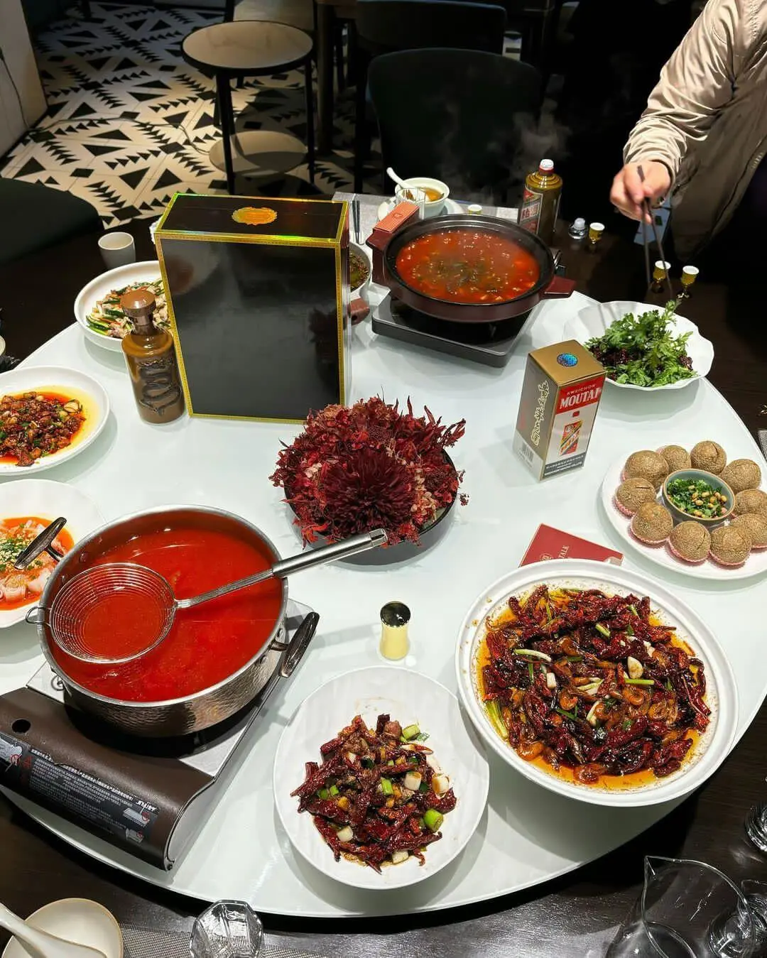 国酒茅台，玉液之冠，酱香突出品质赞誉