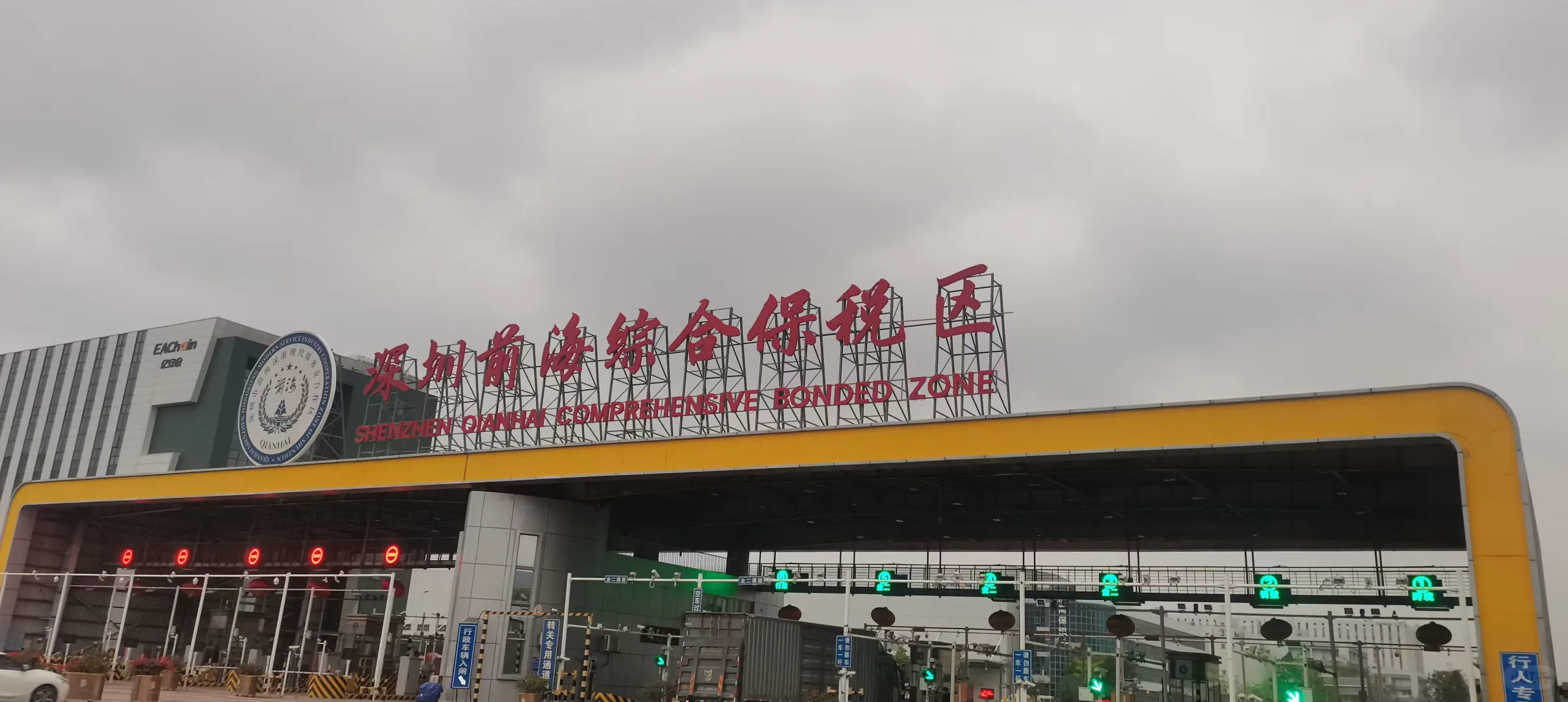 贵气又内敛的进口法国曼莎古堡红葡萄酒