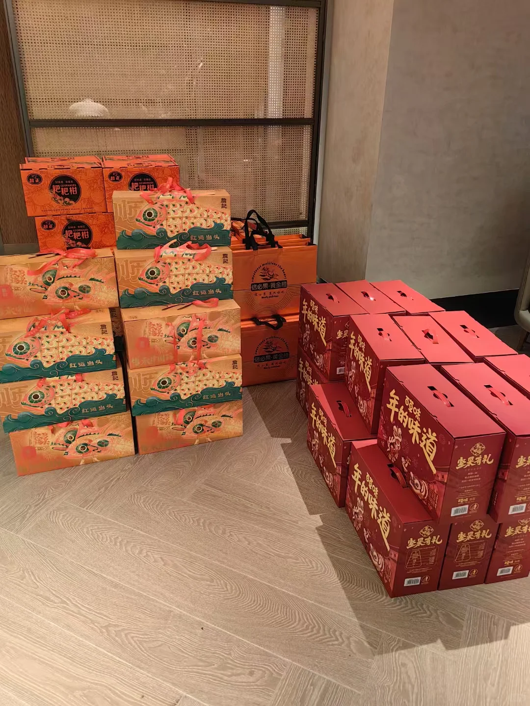 建筑行业已经干不下去了，准备跨行做跨境了