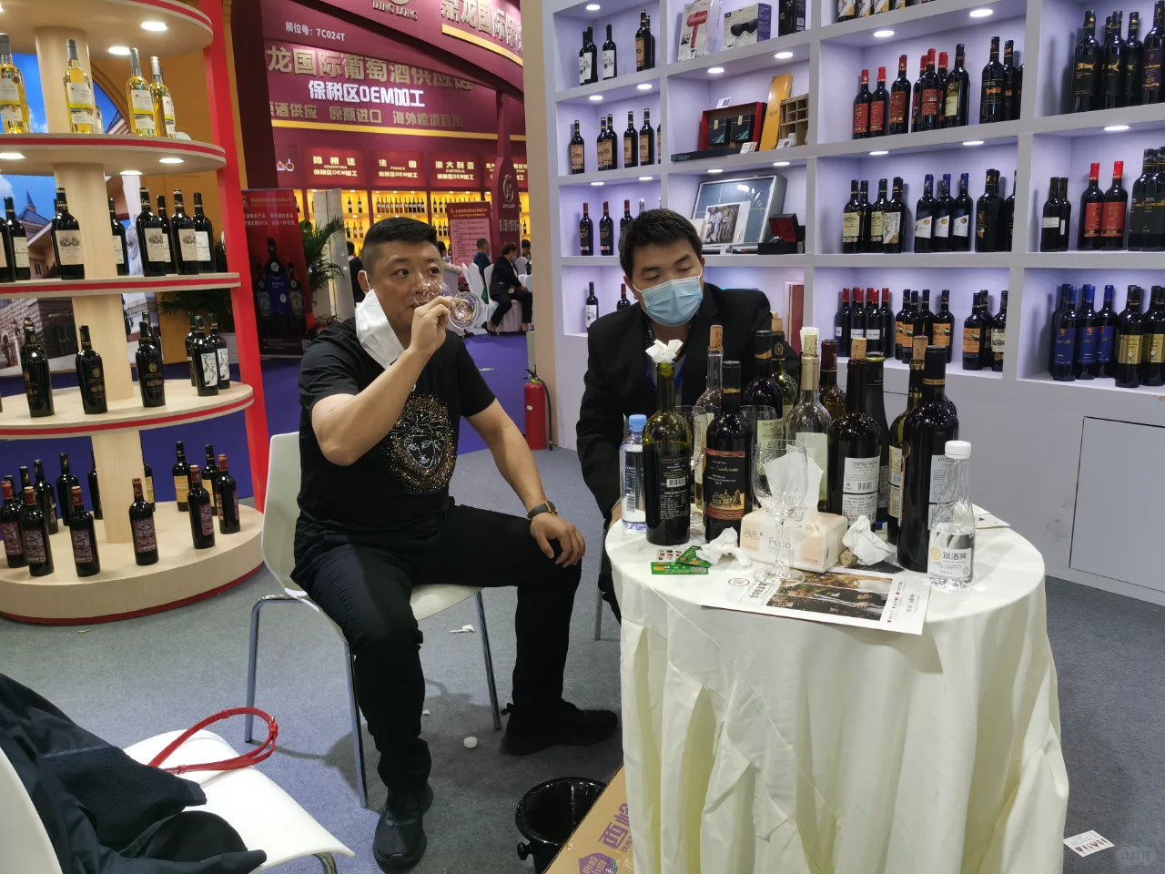 携手一人供应链，开拓葡萄酒市场